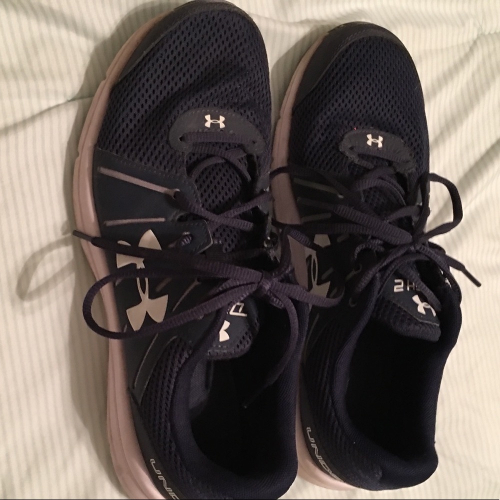 Under armour “dash” shoes size men’s 9.5.